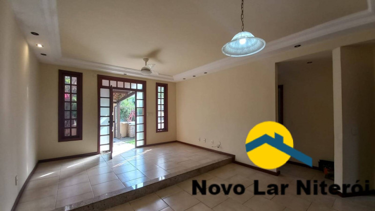 Casa com 3 Quartos à Venda, 170 m² em Itaipu - Niterói