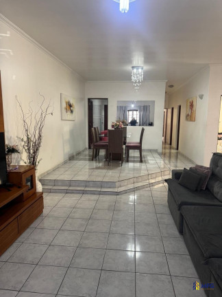 Imagem Casa com 3 Quartos à Venda, 300 m² em Vila Leopoldina - Sorocaba Imagem Casa com 3 Quartos à Venda, 300 m² em Vila Leopoldina - Sorocaba