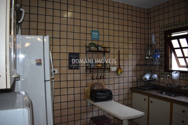 Imagem Casa com 4 Quartos à Venda, 210 m² em Região De Capivari - Campos Do Jordão