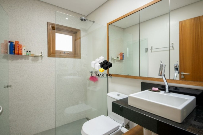 Imagem Casa com 4 Quartos à Venda, 352 m² em Petrópolis - Porto Alegre Imagem Casa com 4 Quartos à Venda, 352 m² em Petrópolis - Porto Alegre