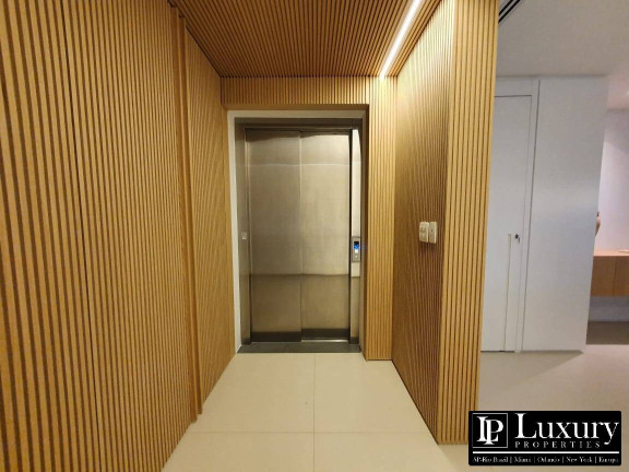Imagem Apartamento com 3 Quartos à Venda, 251 m² em Vila Nova Conceição - São Paulo Imagem Apartamento com 3 Quartos à Venda, 251 m² em Vila Nova Conceição - São Paulo