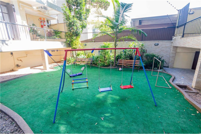 Imagem Casa com 4 Quartos à Venda, em Tristeza - Porto Alegre Imagem Casa com 4 Quartos à Venda, em Tristeza - Porto Alegre