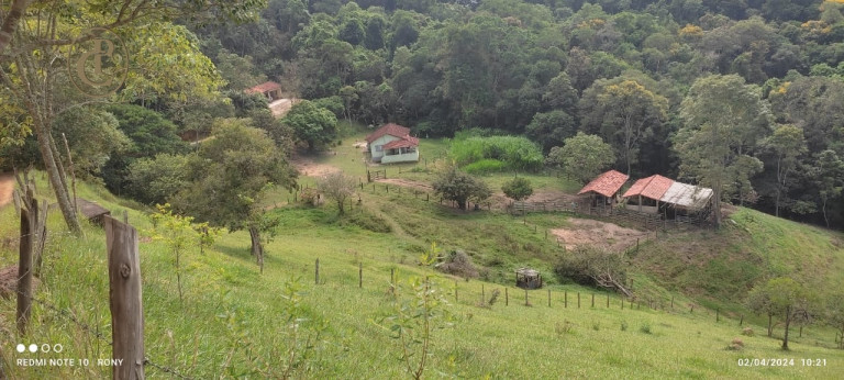 Imagem Chácara com 2 Quartos à Venda, 180 m² em Macaco - Paraibuna Imagem Chácara com 2 Quartos à Venda, 180 m² em Macaco - Paraibuna