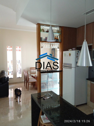 Imagem Casa com 3 Quartos à Venda, 175 m² em Jardim Gardênias - Araraquara Imagem Casa com 3 Quartos à Venda, 175 m² em Jardim Gardênias - Araraquara