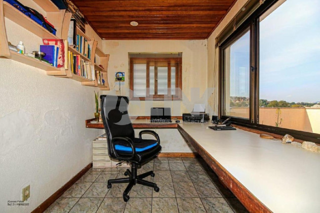 Imagem Imóvel com 3 Quartos à Venda, 190 m² em Cristal - Porto Alegre Imagem Imóvel com 3 Quartos à Venda, 190 m² em Cristal - Porto Alegre