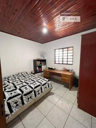 Imagem Casa com 3 Quartos à Venda, 200 m² em Setor Santos Dumont - Goiânia Imagem Casa com 3 Quartos à Venda, 200 m² em Setor Santos Dumont - Goiânia