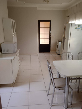 Imagem Casa com 3 Quartos à Venda, em Petropolis - Arapongas Imagem Casa com 3 Quartos à Venda, em Petropolis - Arapongas