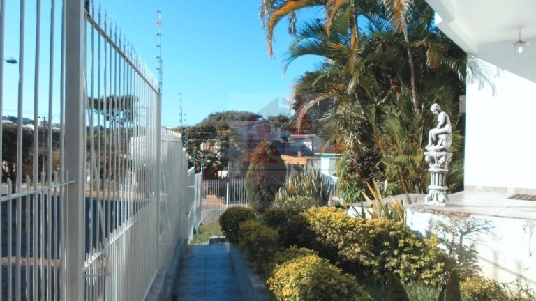 Imagem Casa com 4 Quartos à Venda, 350 m² em Nonoai - Porto Alegre Imagem Casa com 4 Quartos à Venda, 350 m² em Nonoai - Porto Alegre