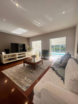 Casa com 3 Quartos para Alugar, 300 m² em Alphaville - Santana De Parnaíba