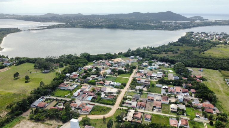 Imagem Casa com 2 Quartos à Venda, 61 m² em Alto Arroio - Imbituba