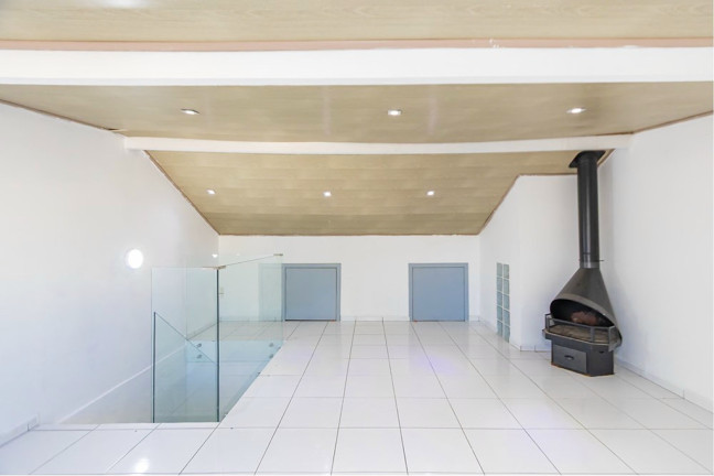 Imagem Casa com 2 Quartos à Venda, 130 m² em Uberaba - Curitiba