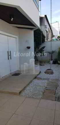 Imagem Sobrado com 4 Quartos à Venda, 203 m² em Nações - Balneário Camboriú Imagem Sobrado com 4 Quartos à Venda, 203 m² em Nações - Balneário Camboriú