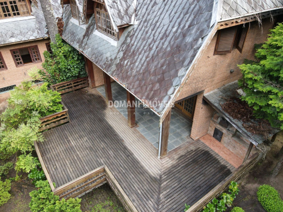 Imagem Casa com 6 Quartos à Venda, 530 m² em Região Do Atalaia - Campos Do Jordão