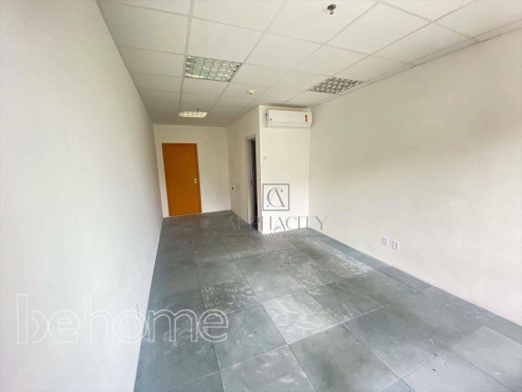Sala Comercial à Venda, 33 m² em Tamboré - Santana De Parnaíba
