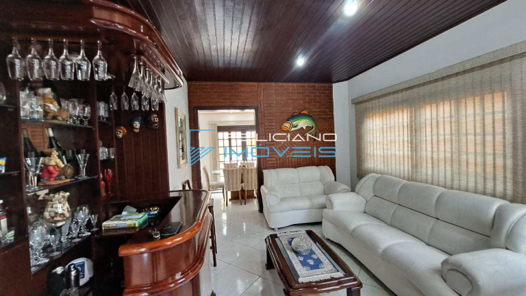Imagem Casa com 4 Quartos à Venda, 300 m² em Canto Do Forte - Praia Grande Imagem Casa com 4 Quartos à Venda, 300 m² em Canto Do Forte - Praia Grande
