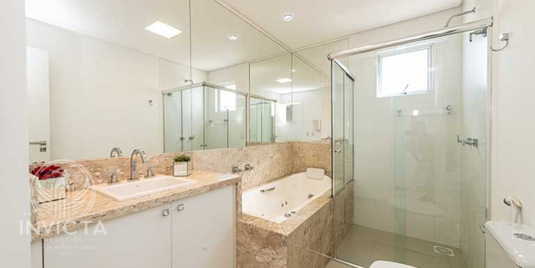 Imagem Apartamento com 3 Quartos à Venda, 130 m² em Centro - Balneário Camboriú Imagem Apartamento com 3 Quartos à Venda, 130 m² em Centro - Balneário Camboriú