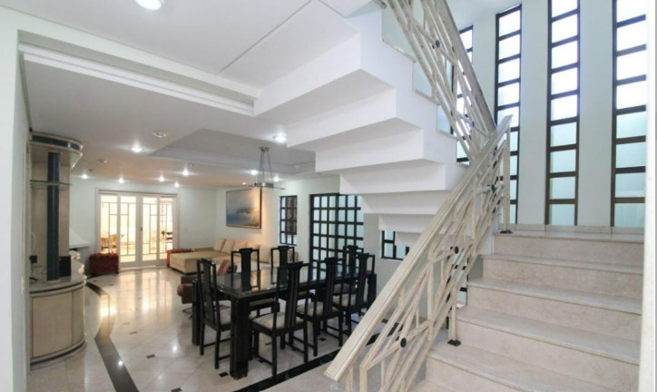 Imagem Casa com 5 Quartos à Venda, 618 m² em Jardim Das Américas - Curitiba