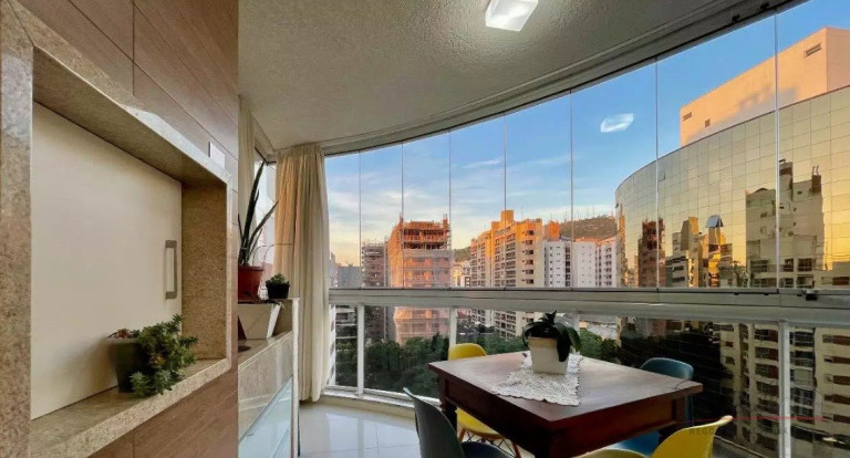 Imagem Apartamento com 3 Quartos à Venda, 185 m² em Centro - Florianópolis Imagem Apartamento com 3 Quartos à Venda, 185 m² em Centro - Florianópolis