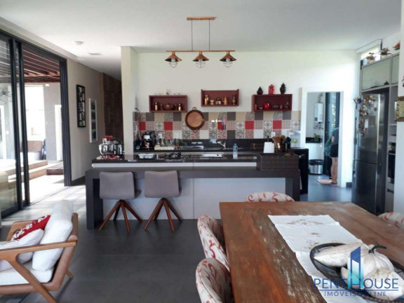 Imagem Casa com 3 Quartos à Venda, 370 m² em Centro - Camboriú Imagem Casa com 3 Quartos à Venda, 370 m² em Centro - Camboriú