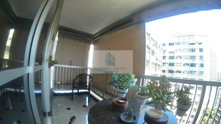 Imagem Imóvel com 3 Quartos à Venda, 161 m² em Icaraí - Niterói Imagem Imóvel com 3 Quartos à Venda, 161 m² em Icaraí - Niterói