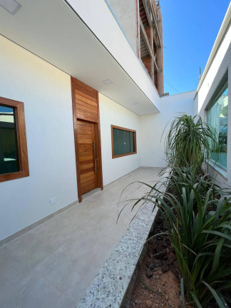Casa com 3 Quartos à Venda, 252 m²