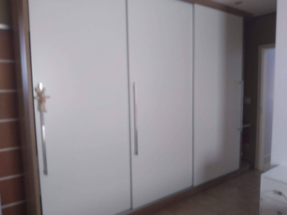 Imagem Casa com 3 Quartos à Venda, 300 m² em Residencial Estoril - Taubaté Imagem Casa com 3 Quartos à Venda, 300 m² em Residencial Estoril - Taubaté