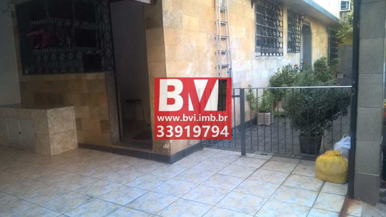 Imagem Casa com 2 Quartos à Venda, 157 m² em Irajá - Rio De Janeiro Imagem Casa com 2 Quartos à Venda, 157 m² em Irajá - Rio De Janeiro