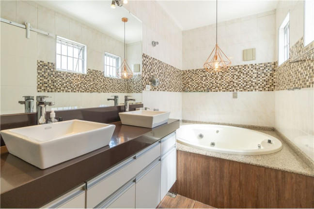 Imagem Casa com 4 Quartos à Venda, em Penha De França - São Paulo Imagem Casa com 4 Quartos à Venda, em Penha De França - São Paulo