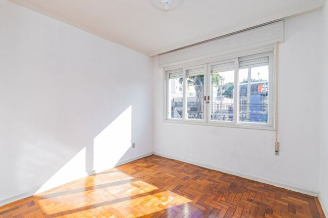 Imagem Imóvel com 3 Quartos à Venda, 105 m² em Menino Deus - Porto Alegre Imagem Imóvel com 3 Quartos à Venda, 105 m² em Menino Deus - Porto Alegre