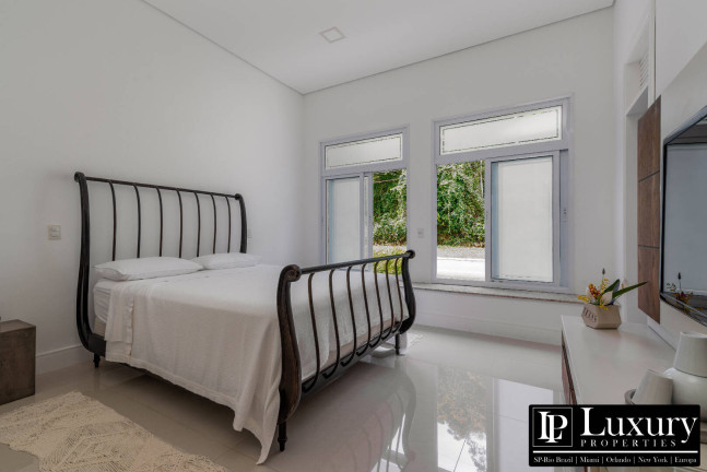 Imagem Casa de Condomínio com 4 Quartos à Venda, em Balneario Praia Do Perequê - Guarujá Imagem Casa de Condomínio com 4 Quartos à Venda, em Balneario Praia Do Perequê - Guarujá