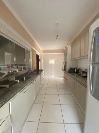 Imagem Sobrado com 4 Quartos à Venda, 300 m² em Junqueira - Lins