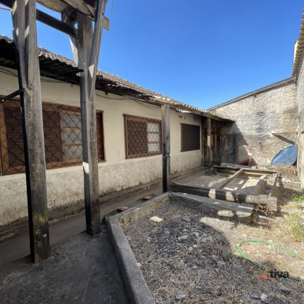 Imagem Casa com 4 Quartos à Venda, 175 m²