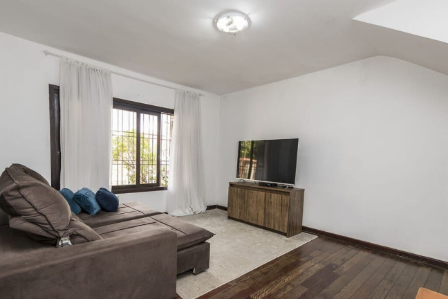 Imagem Casa com 4 Quartos à Venda, 363 m² em Jardim Itu - Porto Alegre
