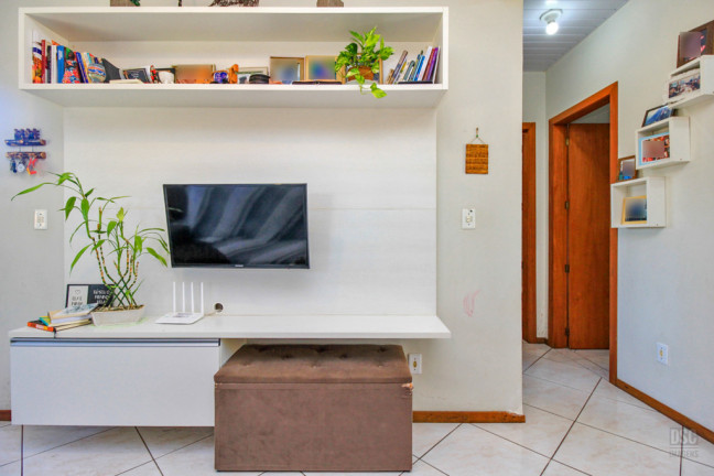 Imagem Casa com 2 Quartos à Venda, 46 m² em Hípica - Porto Alegre Imagem Casa com 2 Quartos à Venda, 46 m² em Hípica - Porto Alegre