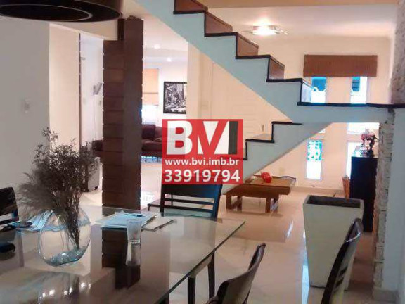 Imagem Casa com 3 Quartos à Venda, 402 m² em Olaria - Rio De Janeiro Imagem Casa com 3 Quartos à Venda, 402 m² em Olaria - Rio De Janeiro