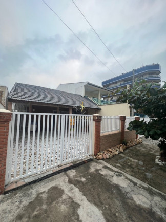 Casa com 5 Quartos à Venda, 180 m² em Centro - Guaratuba