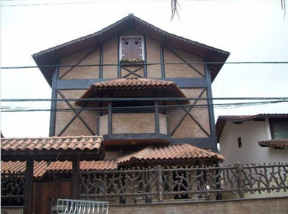 Imagem Casa com 4 Quartos à Venda, 260 m² em Itaipu - Niterói