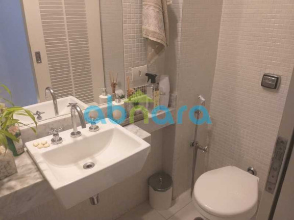 Imagem Apartamento com 2 Quartos à Venda, 70 m² em Copacabana - Rio De Janeiro