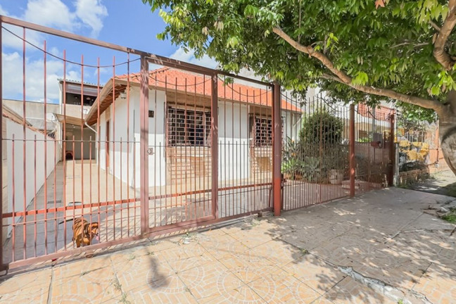 Imagem Casa com 2 Quartos à Venda, 200 m² em Santa Maria Goretti - Porto Alegre Imagem Casa com 2 Quartos à Venda, 200 m² em Santa Maria Goretti - Porto Alegre