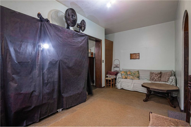 Imagem Casa com 5 Quartos à Venda, em Petrópolis - Porto Alegre Imagem Casa com 5 Quartos à Venda, em Petrópolis - Porto Alegre