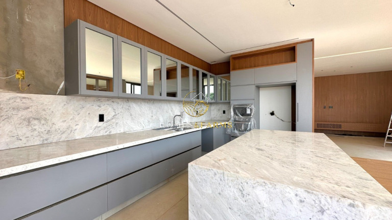 Casa com 3 Quartos à Venda, 249 m² em Residencial Ville De France - Goiânia