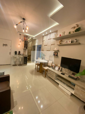 Imagem Imóvel com 2 Quartos à Venda, 70 m² em Icaraí - Niterói Imagem Imóvel com 2 Quartos à Venda, 70 m² em Icaraí - Niterói