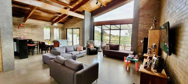 Chácara com 3 Quartos à Venda, 1.000 m² em Estância Santa Maria Do Laranjal - Atibaia