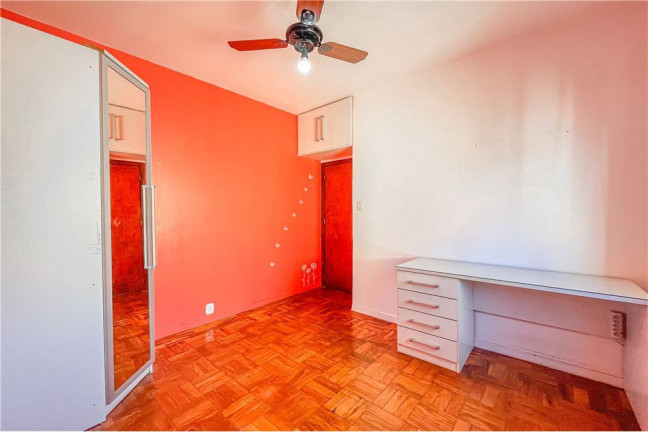 Imagem Imóvel com 2 Quartos à Venda, em São João - Porto Alegre Imagem Imóvel com 2 Quartos à Venda, em São João - Porto Alegre