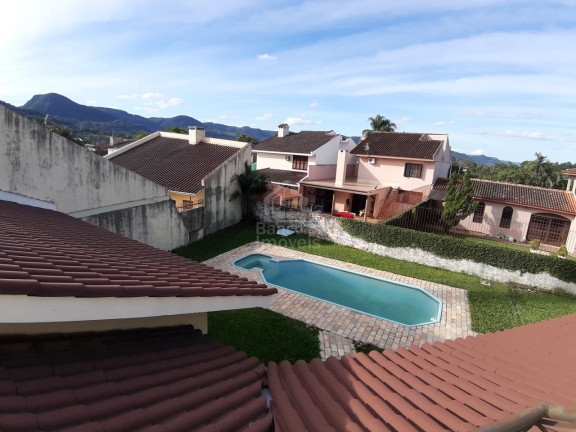 Imagem Sobrado com 3 Quartos à Venda, 196 m² em São José - Santa Maria
