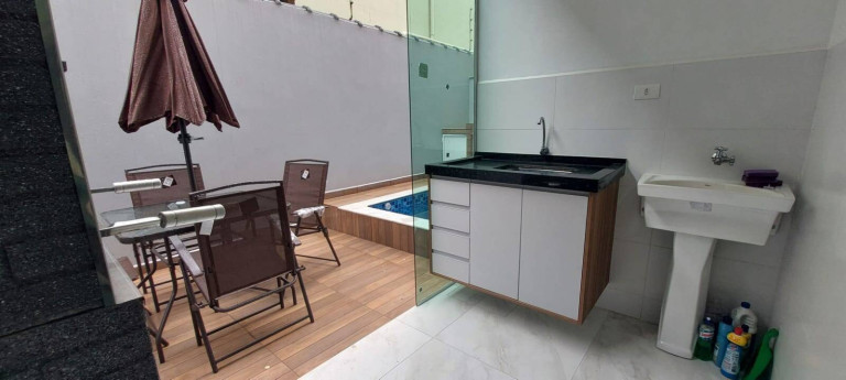 Imagem Sobrado com 2 Quartos à Venda, 85 m² em Vila Atlântica - Mongaguá