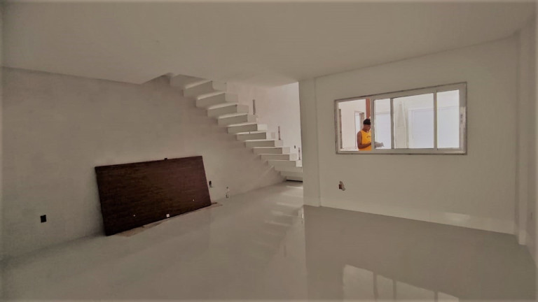 Imagem Casa com 3 Quartos à Venda, 170 m²