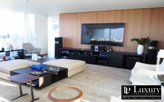 Imagem Cobertura com 3 Quartos à Venda, 699 m² em Vila Nova Conceição - São Paulo