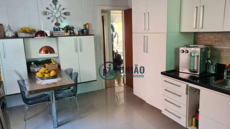 Imagem Casa com 3 Quartos à Venda, 242 m² em Camboinhas - Niterói