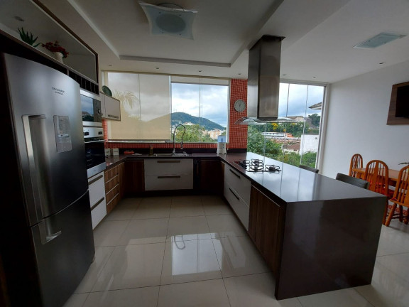 Imagem Casa com 3 Quartos à Venda, 260 m² em Jardim Cascata - Teresópolis